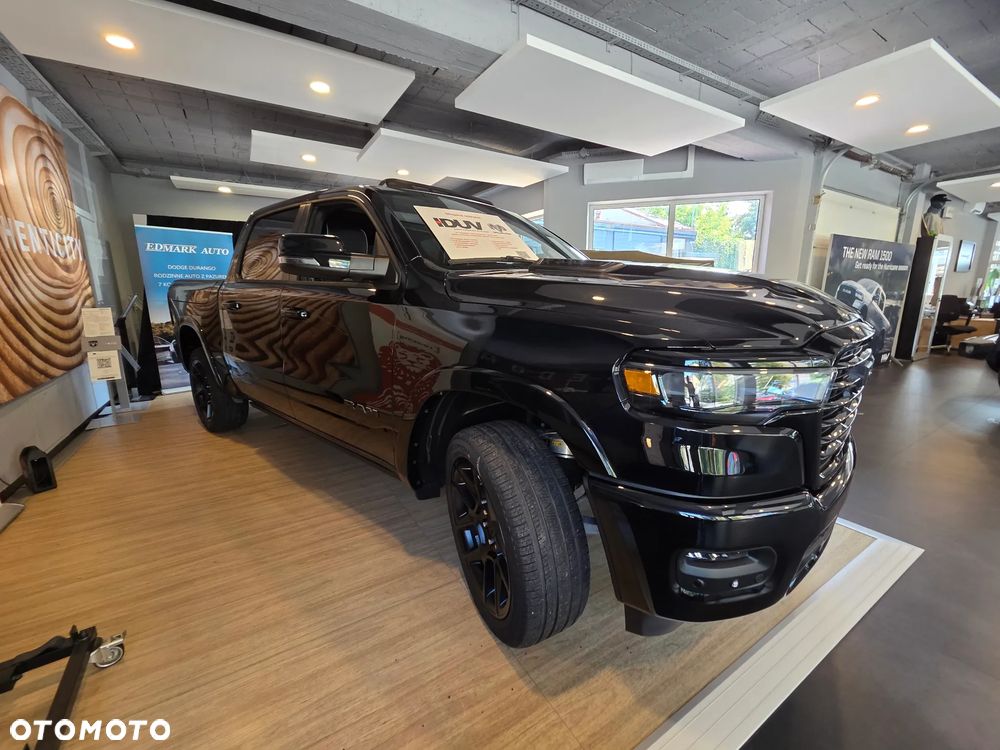 RAM 1500 Laramie Night Premium - 2
