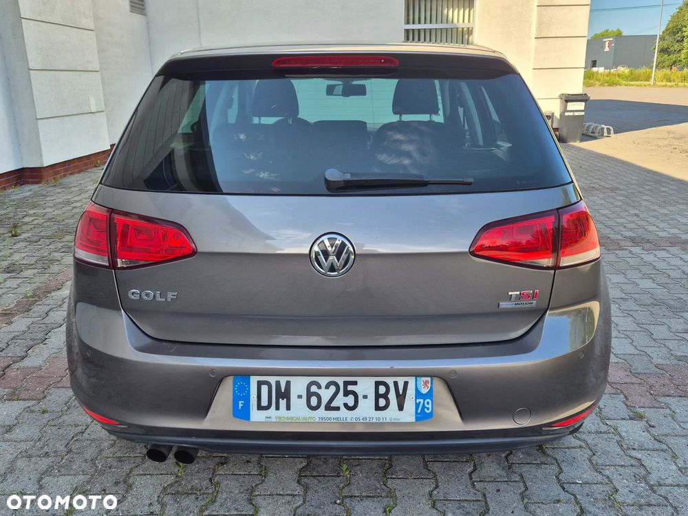 Volkswagen Golf - 6