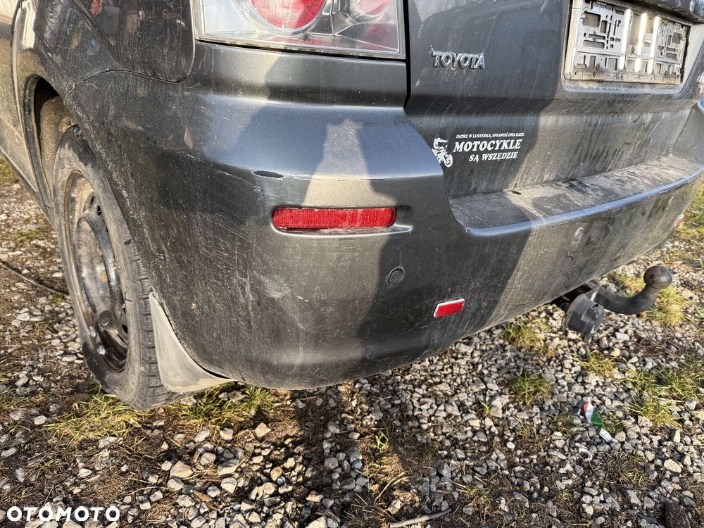 Zderzak tylny Toyota Corolla Verso 04-09r. - 1