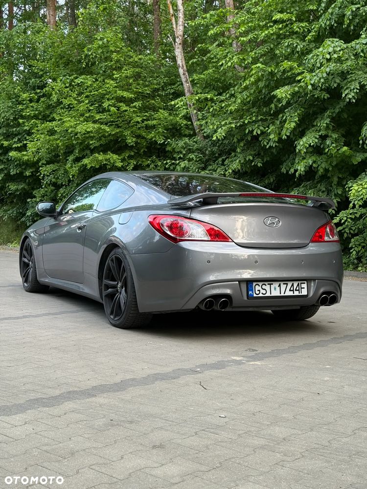Hyundai Genesis Coupe 2.0 TCI Premium - 3