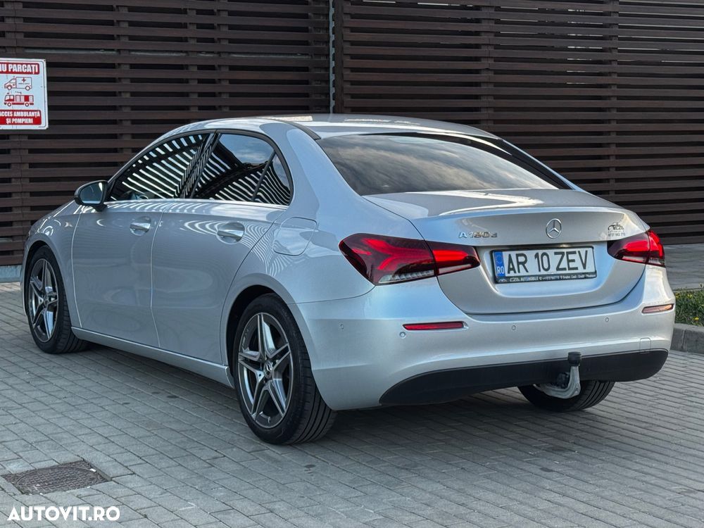 Mercedes-Benz A 180 d Sedan 8G-DCT Lim. AMG Line Advanced Plus - 11