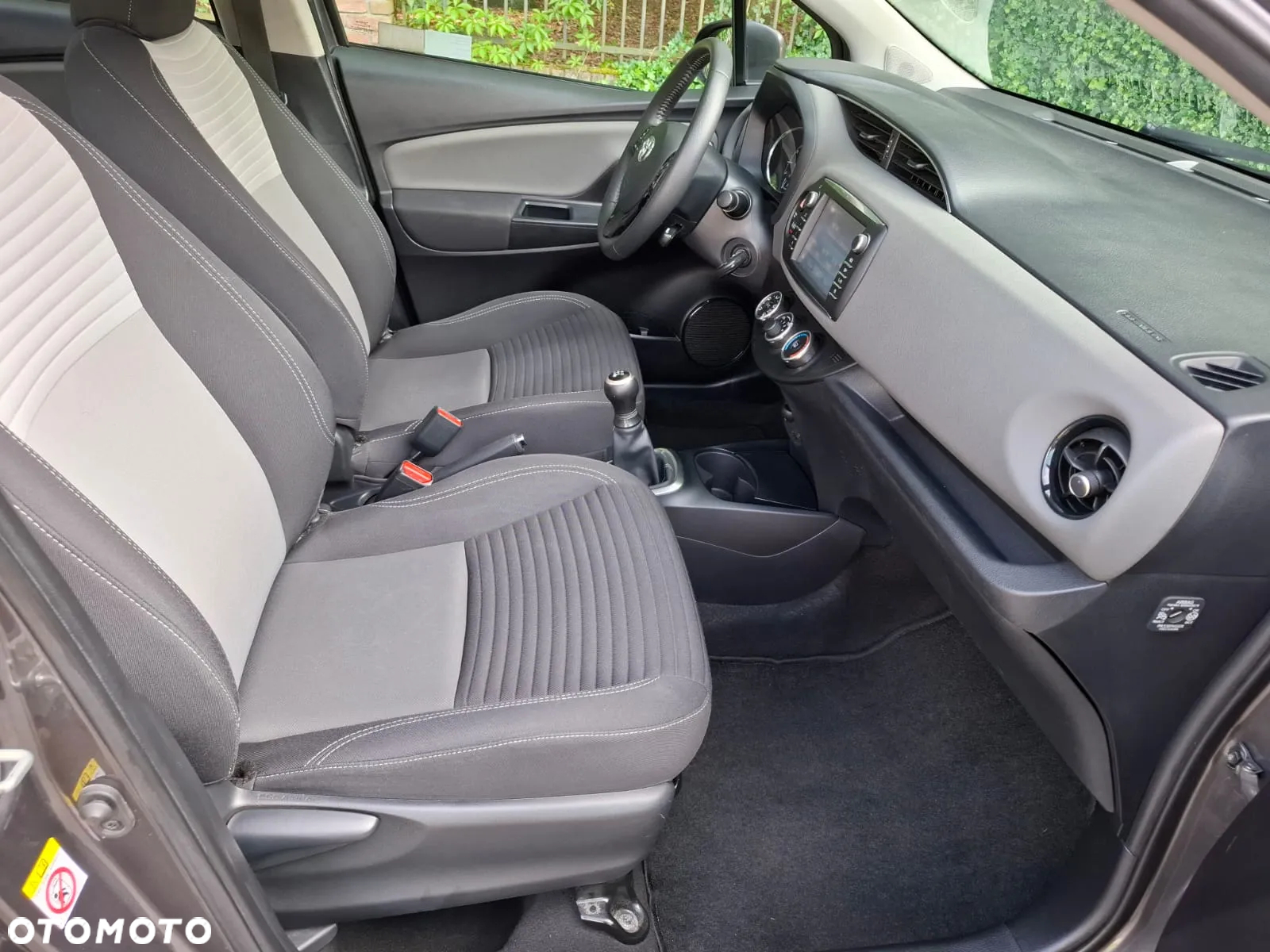 Toyota Yaris 1.0 Premium - 34