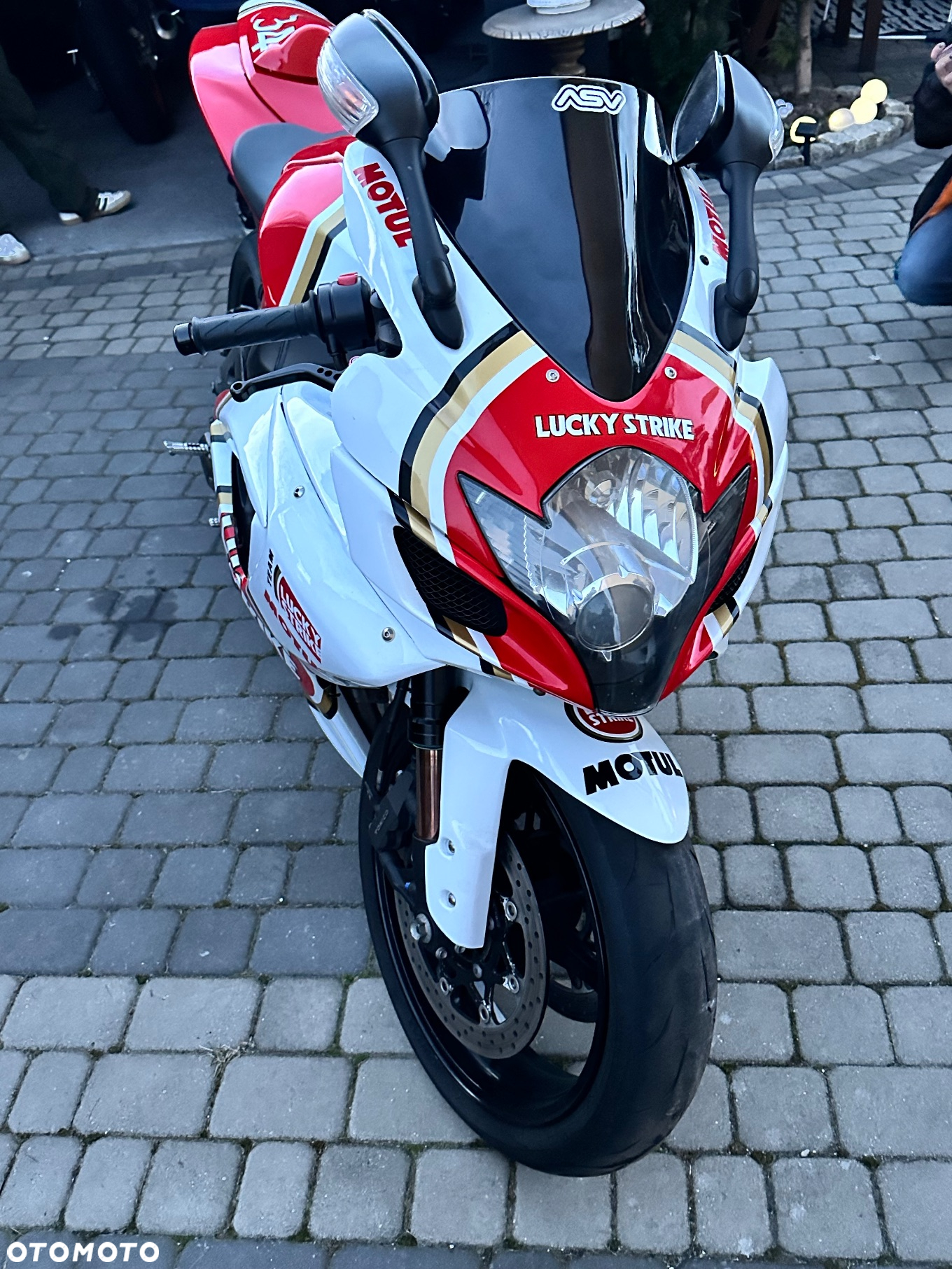 Suzuki GSX-R - 6
