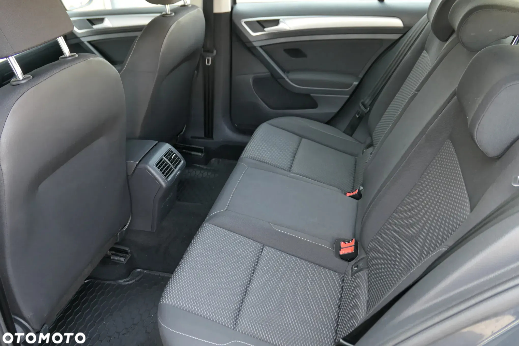 Volkswagen Golf VII 1.0 TSI BMT Trendline - 15