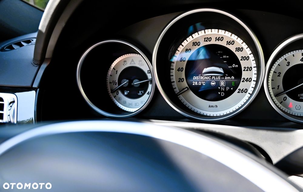 Mercedes-Benz Klasa E 500 4-Matic Avantgarde - 24