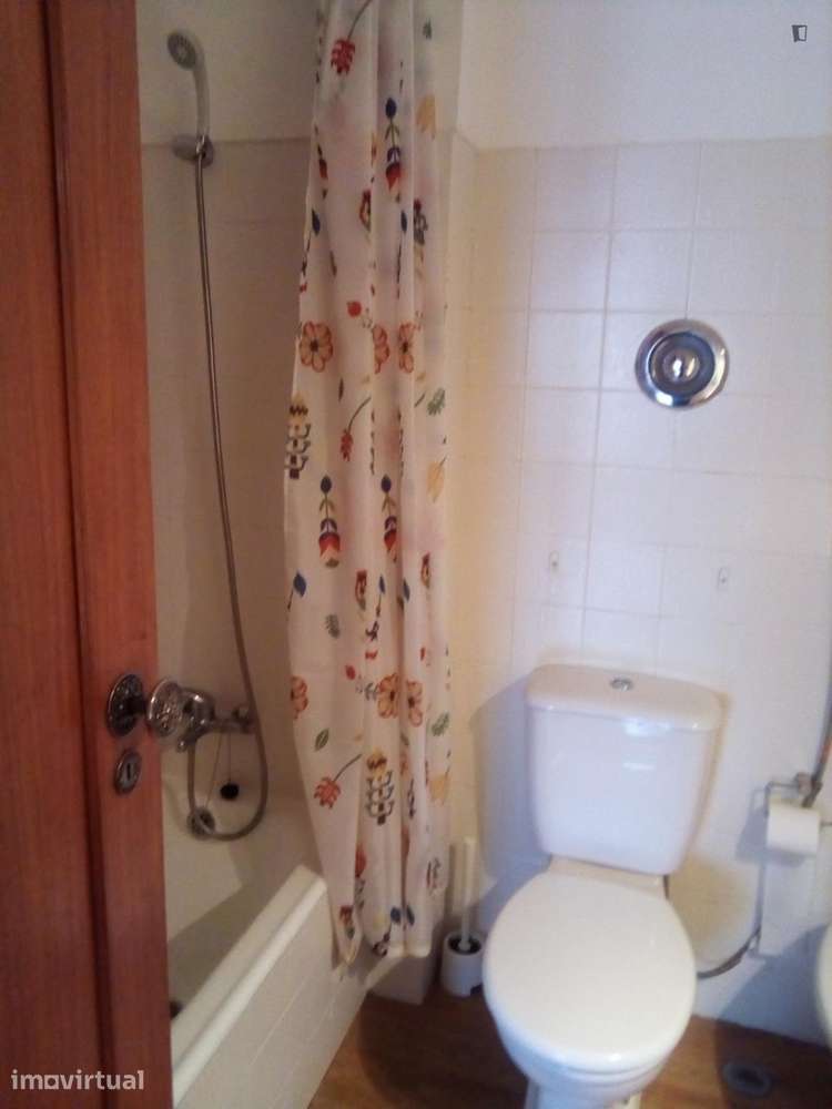 Quarto - localizado em Oeiras Lisbon - Grande imagem: 3/11