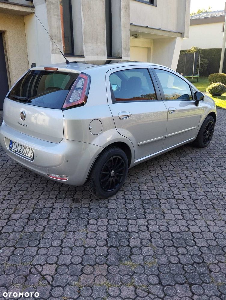 Fiat Grande Punto 2012 photo 3