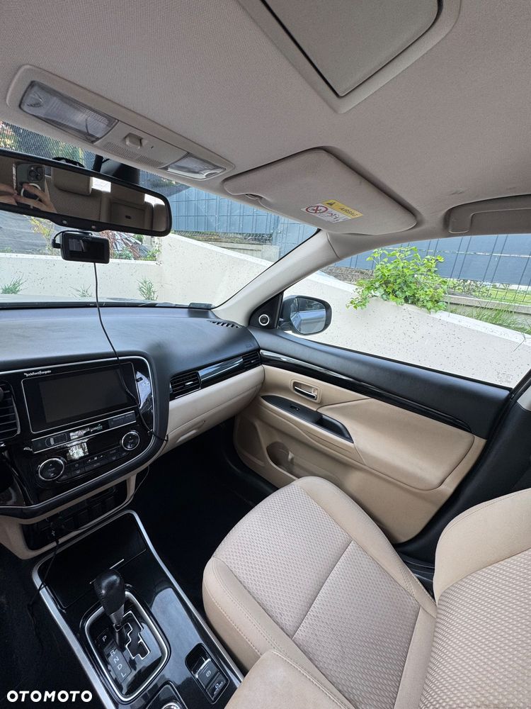 Mitsubishi Outlander 2.0 Intense + SDA 4WD CVT - 12