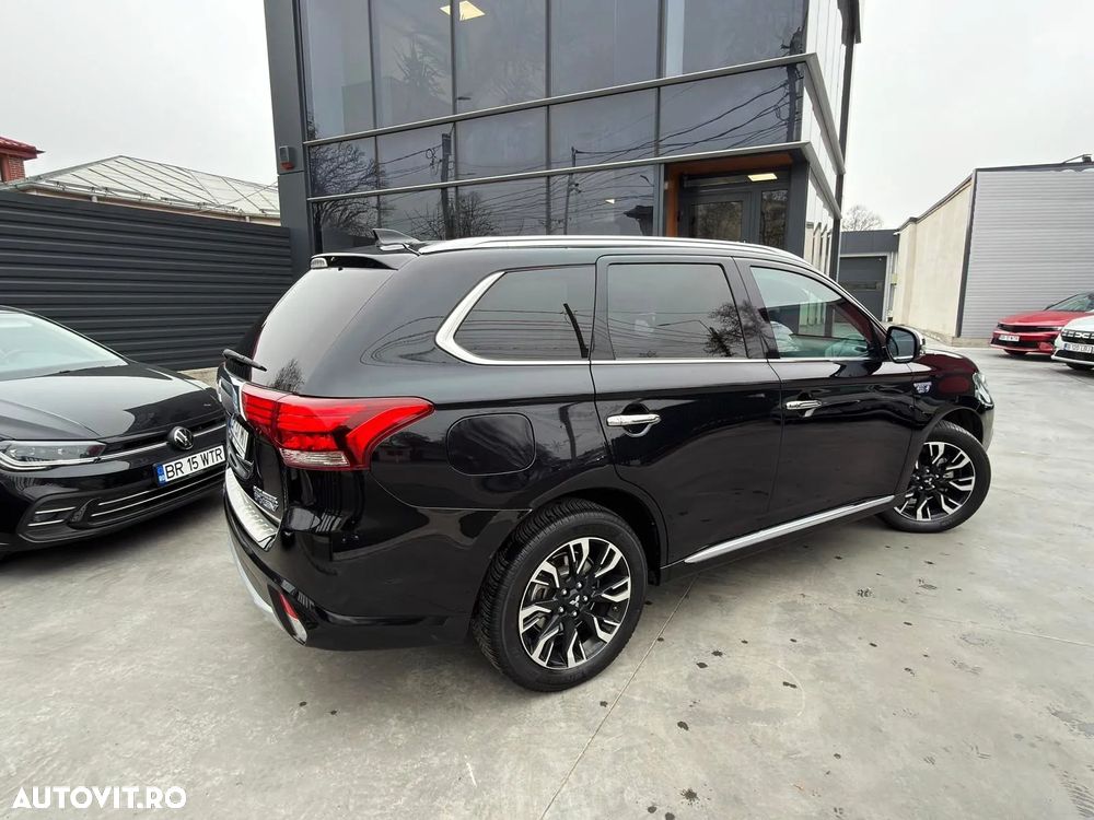 Mitsubishi Outlander - 7