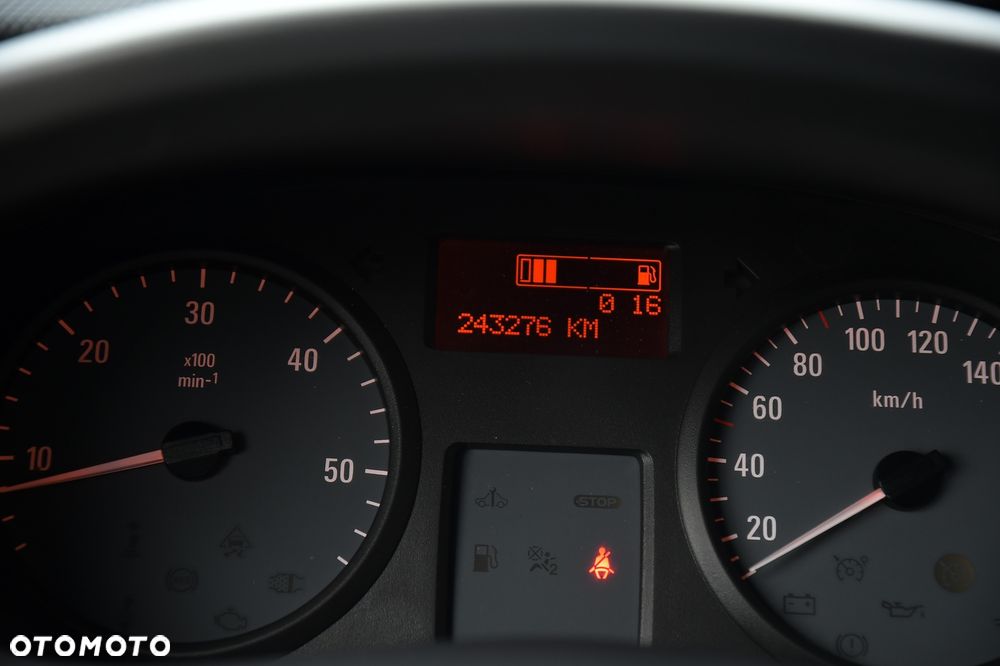 Opel Vivaro - 31