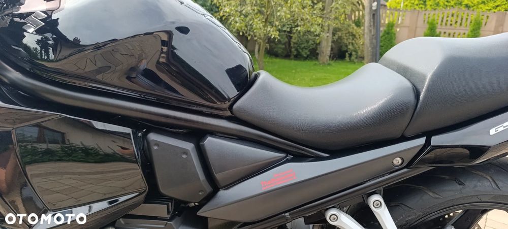 Suzuki GSX - 36