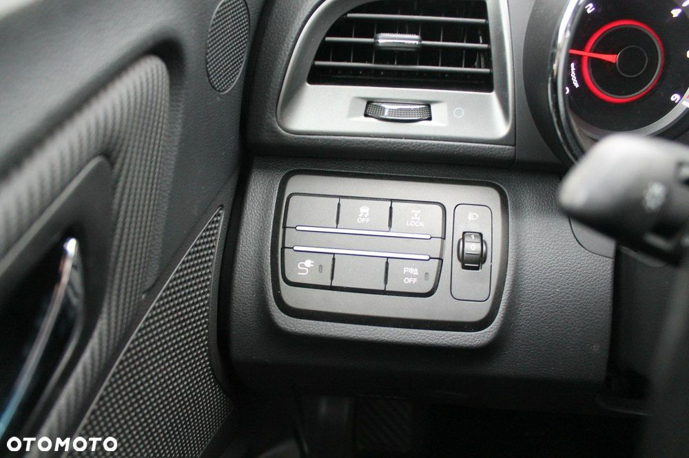 SsangYong/KGM XLV - 17