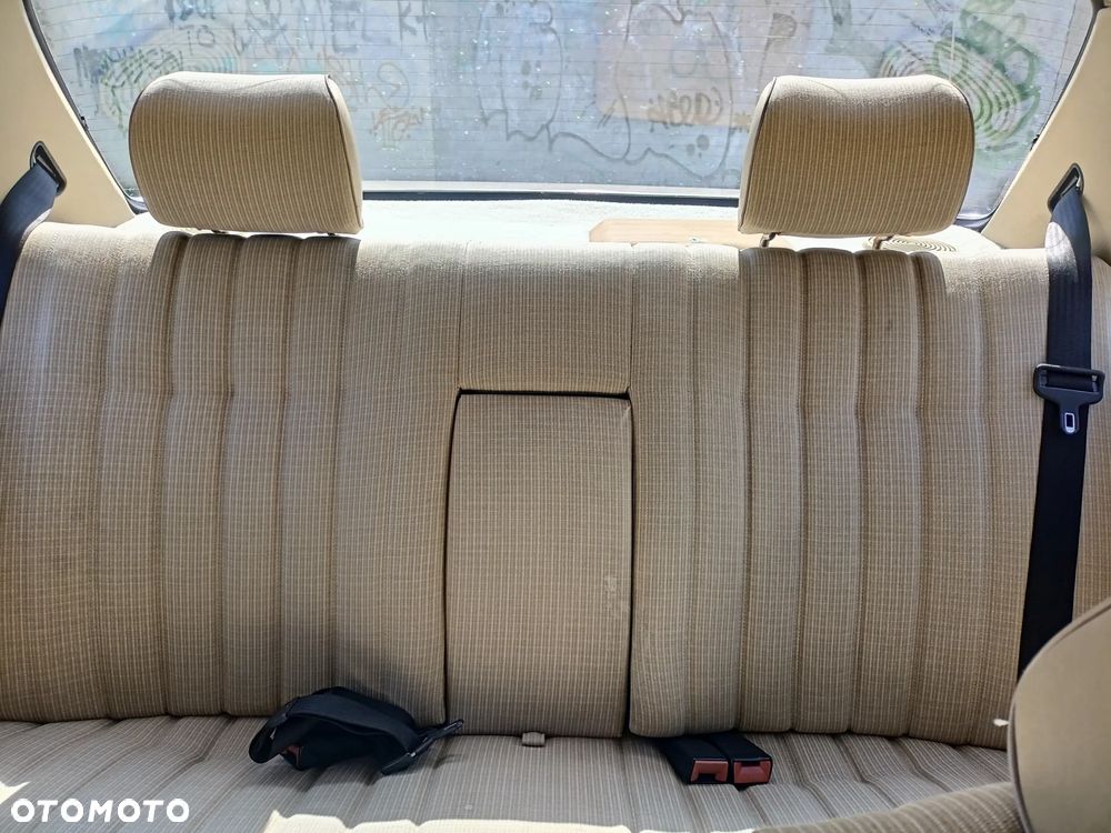 Mercedes-Benz W123 - 10