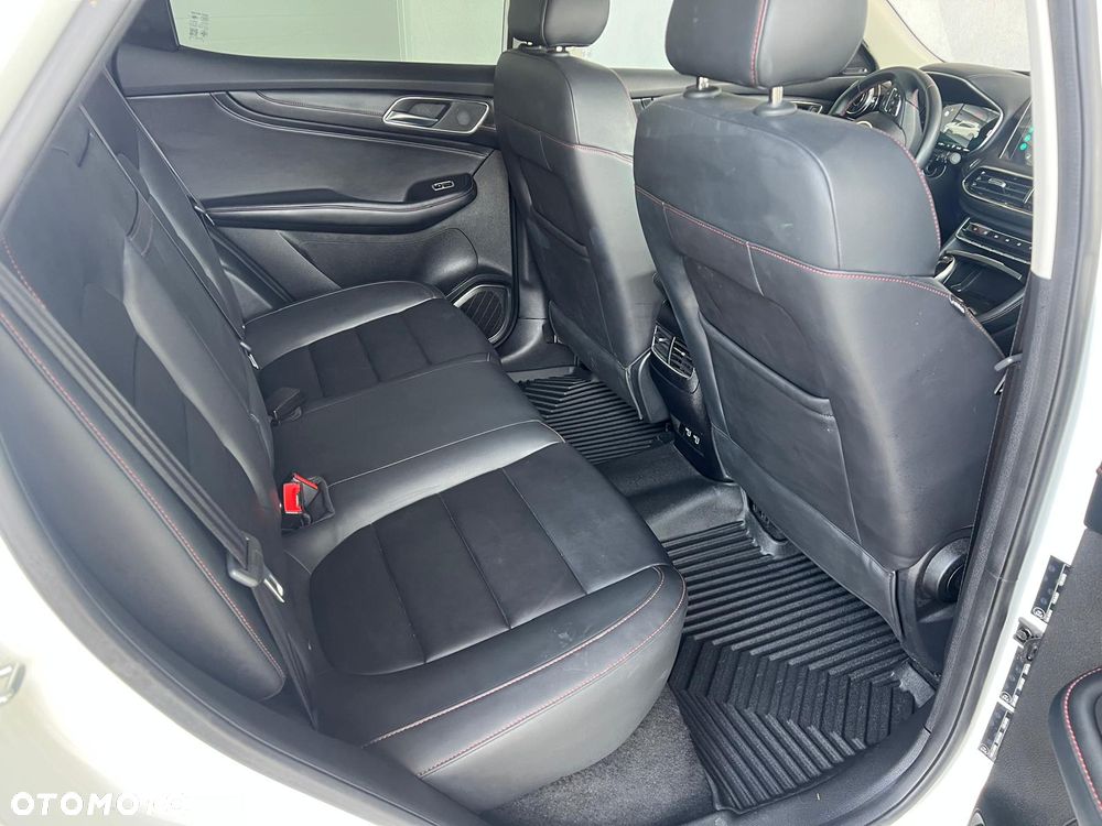 MG HS 1.5 T-GDI Excite DCT - 19