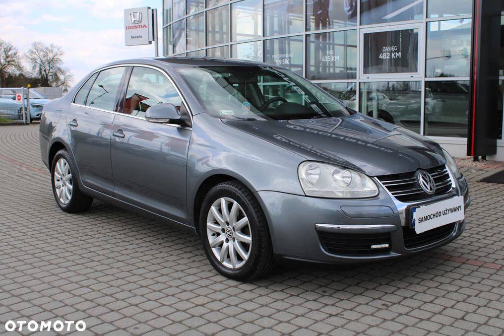 Volkswagen Jetta 1.9 TDI Comfortline - 1