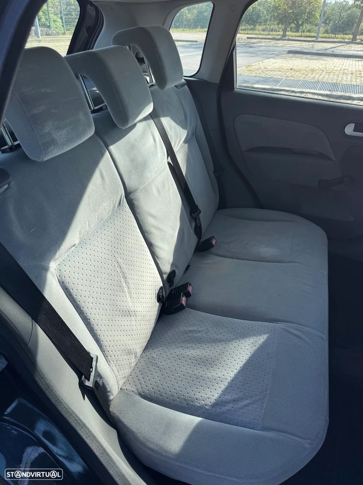 Ford Fiesta 1.25 Ghia - 15