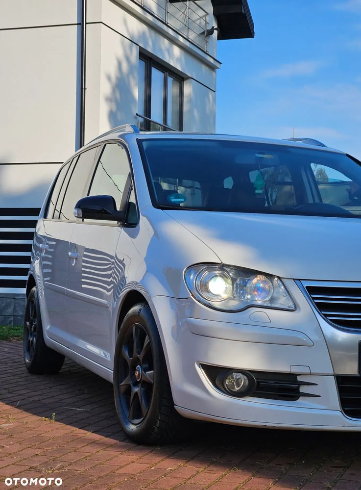 Volkswagen Touran 2.0 TDI DPF R-Line Edition - 11