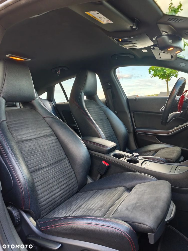 Mercedes-Benz CLA 180 7G-DCT AMG Line - 28