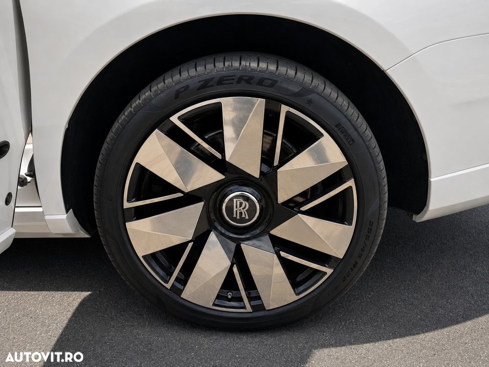 Rolls-Royce Cullinan - 11