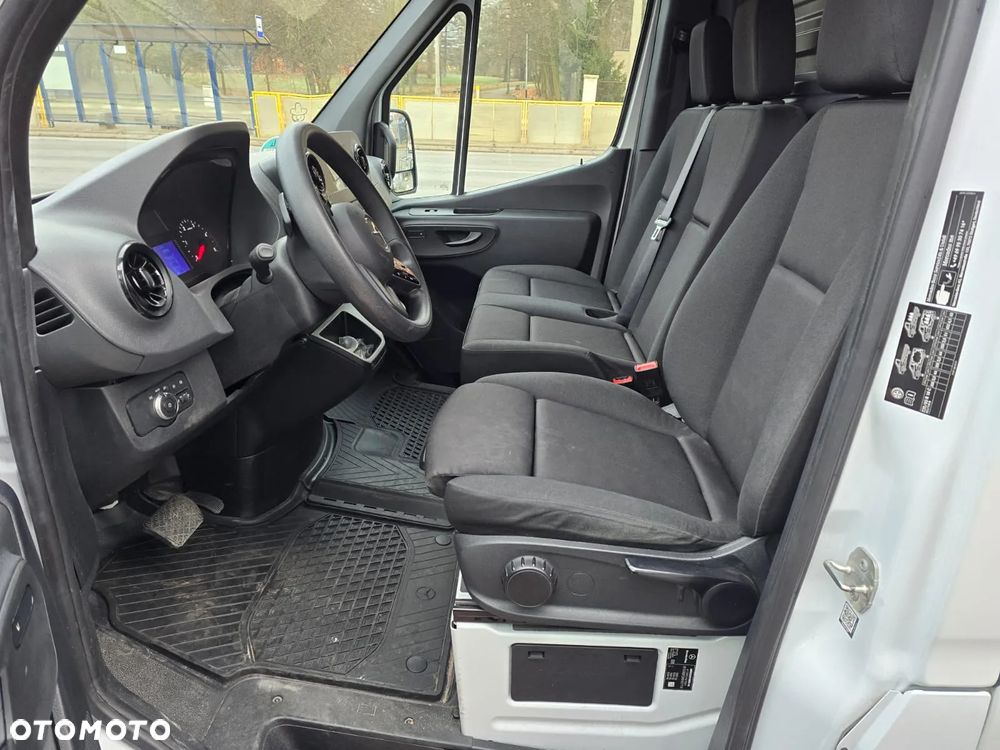 Mercedes-Benz Sprinter - 6