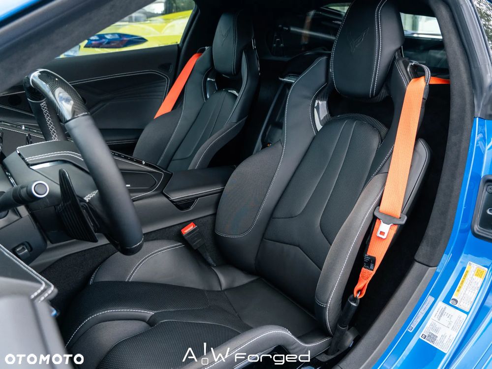 Chevrolet Corvette - 19