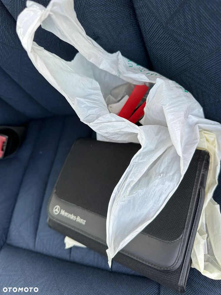 Mercedes-Benz Klasa E - 23