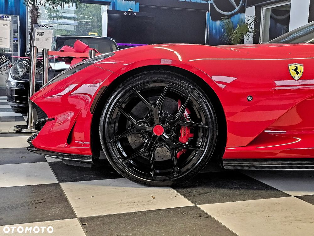 Ferrari 812 Superfast - 5