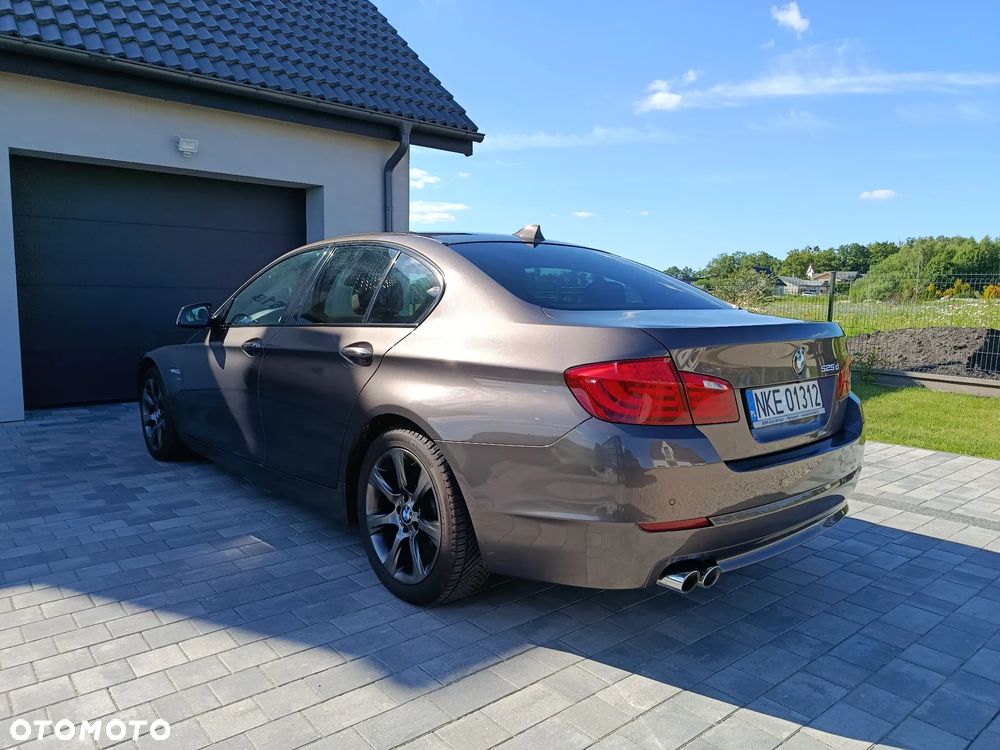 BMW Seria 5 525d xDrive - 7