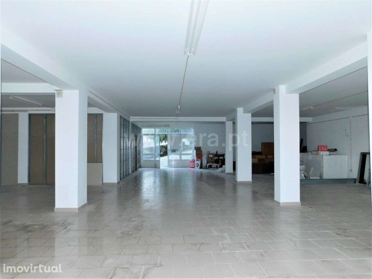 Garagem / Seia, Seia, São Romão e Lapa dos Dinheiros - Grande imagem: 5/5