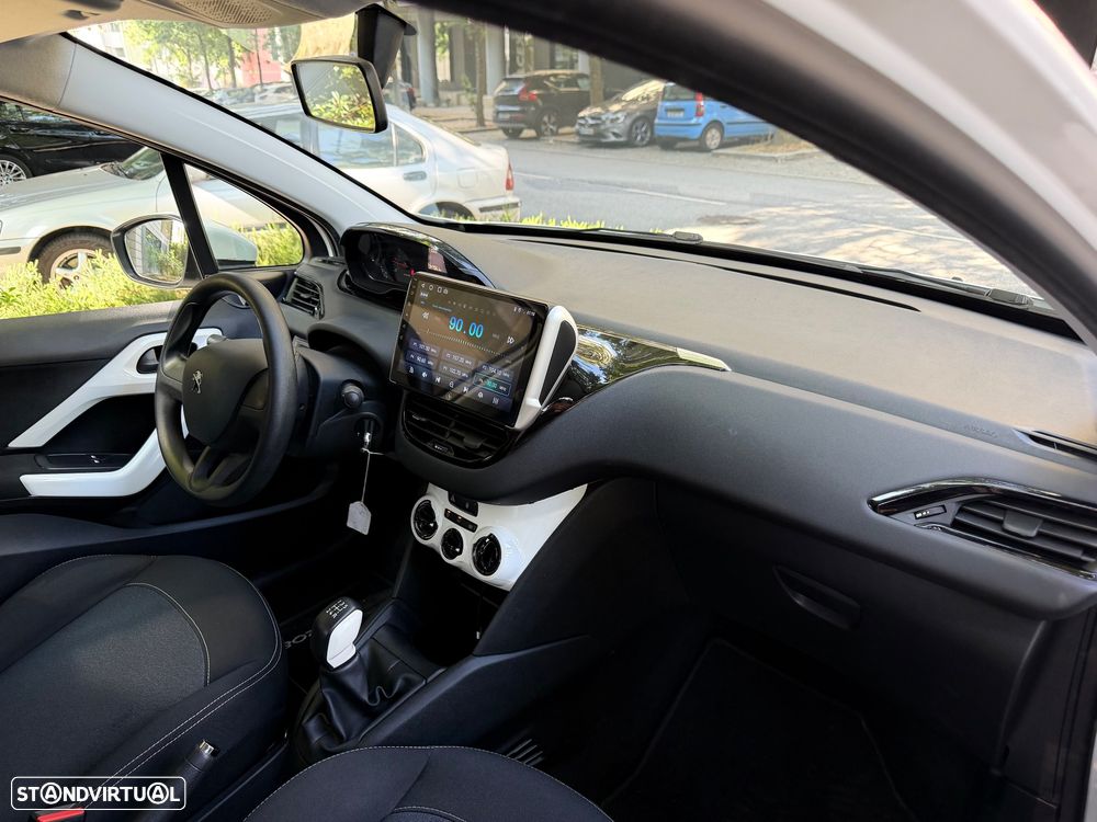Peugeot 208 PureTech 68 Like - 32