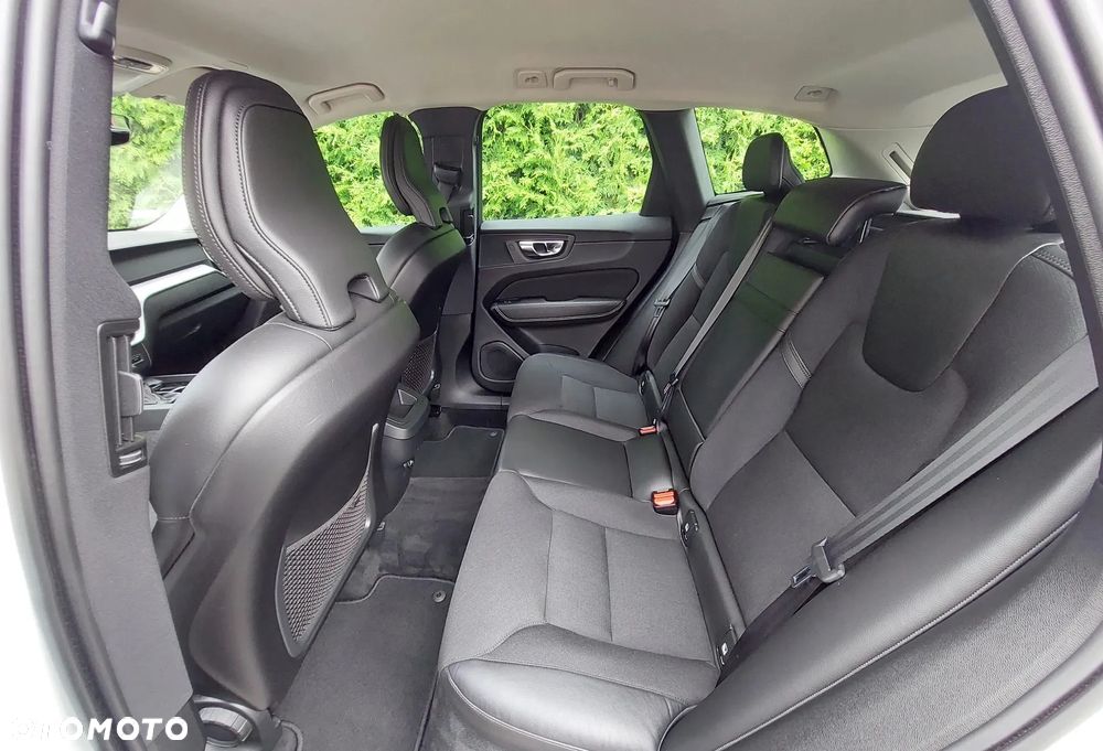 Volvo XC 60 D4 SCR R-Design - 4