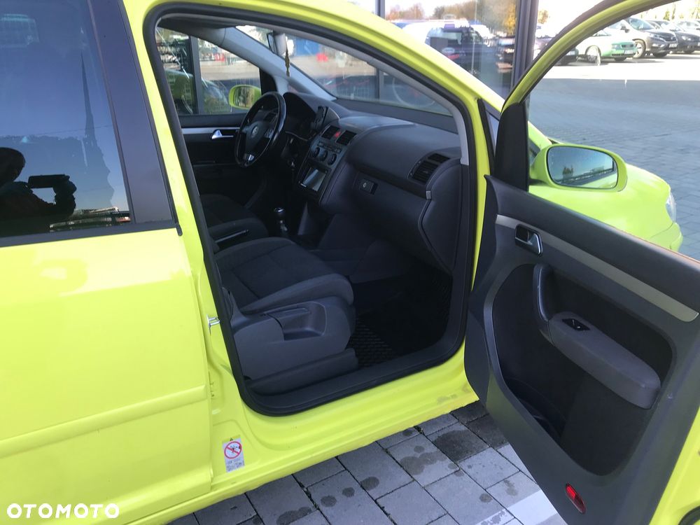 Volkswagen Touran - 20