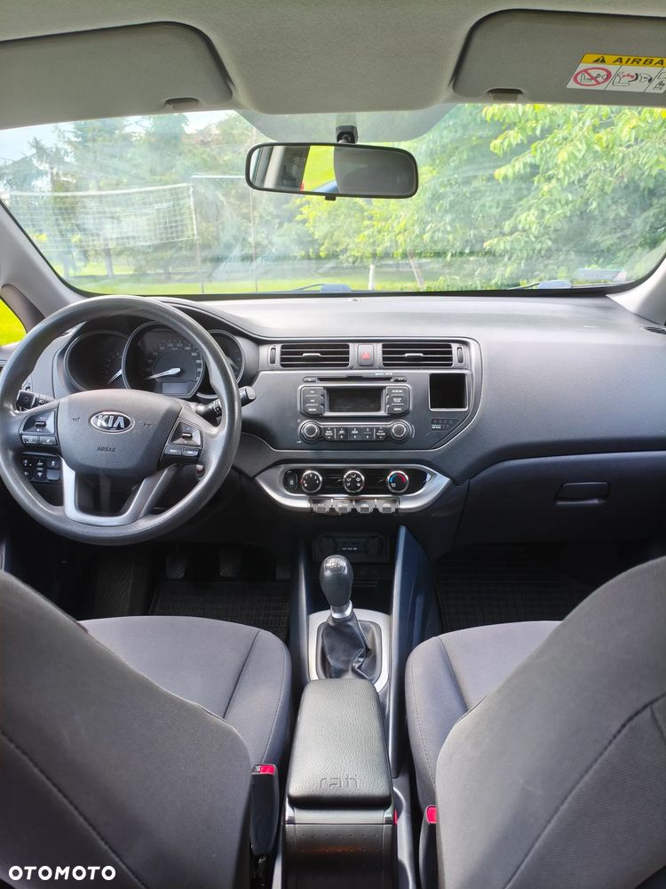 Kia Rio 1.4 M - 8