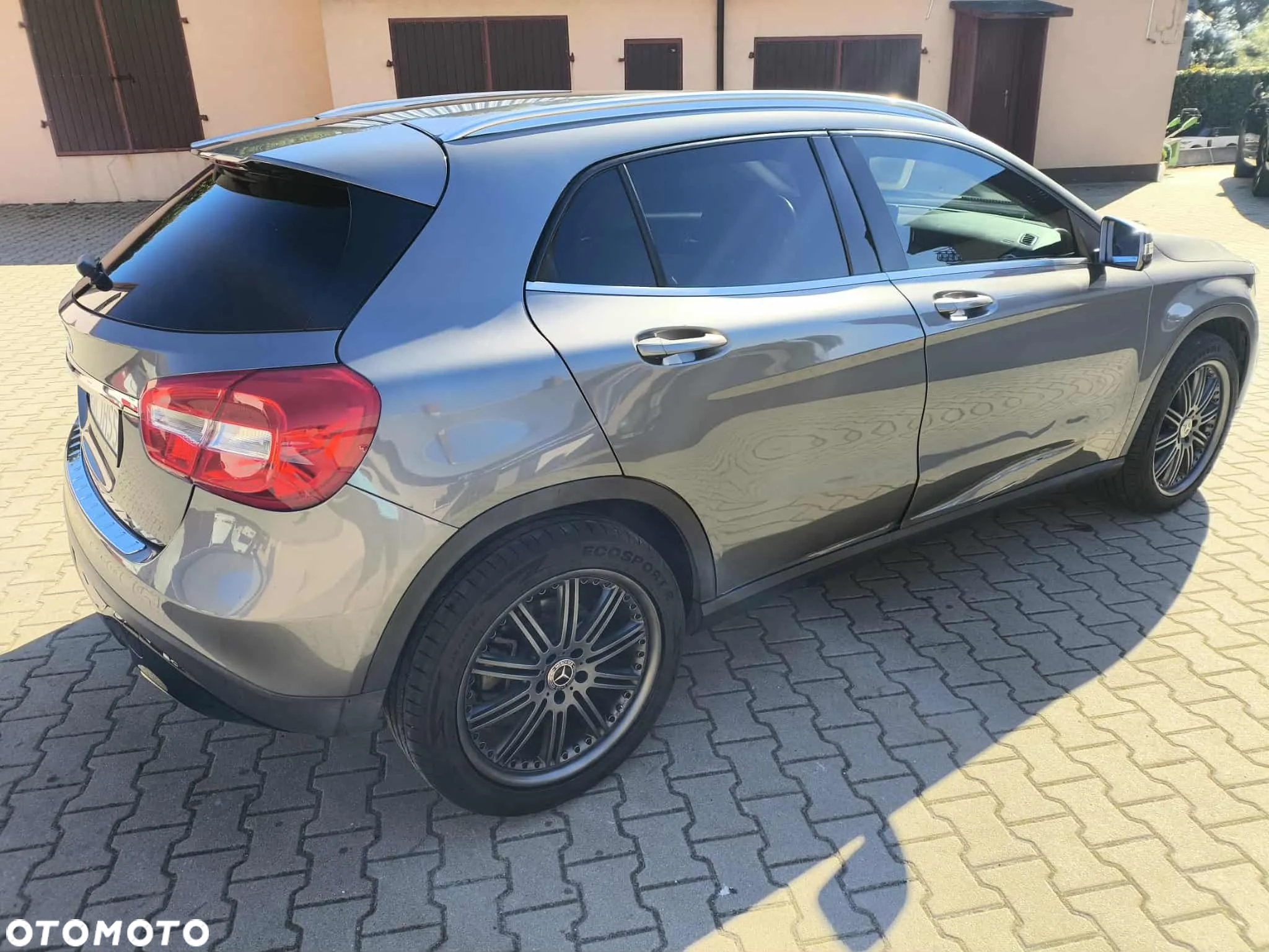 Mercedes-Benz GLA 250 7G-DCT UrbanStyle Edition - 4
