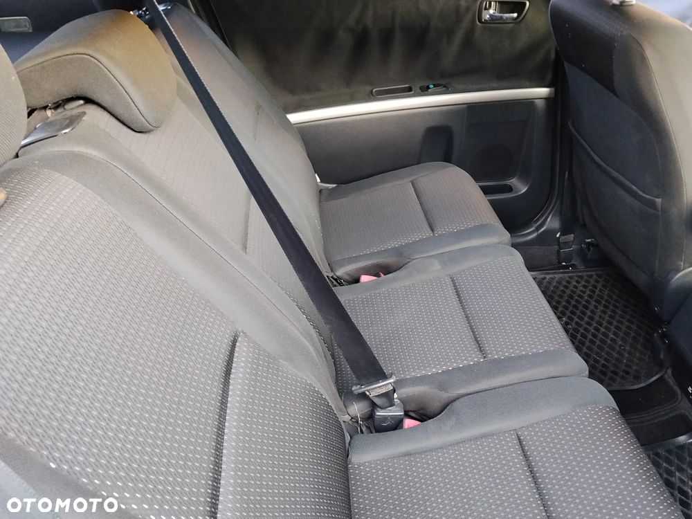 Toyota Corolla Verso 2.2 D-4D Premium - 11