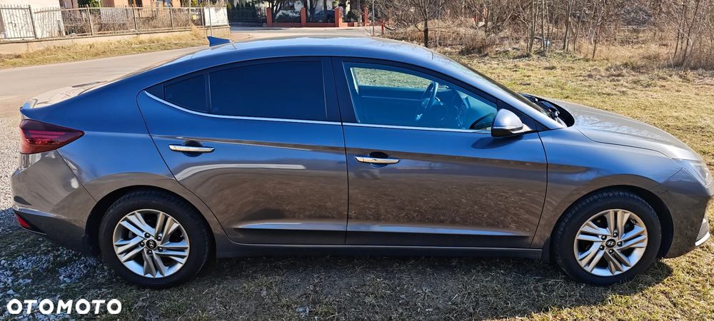 Hyundai Elantra 1.6 Comfort - 5