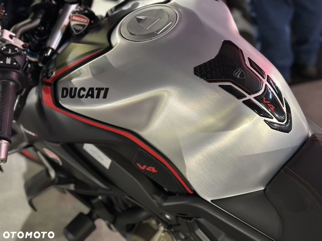 Ducati Streetfighter V4 - 13