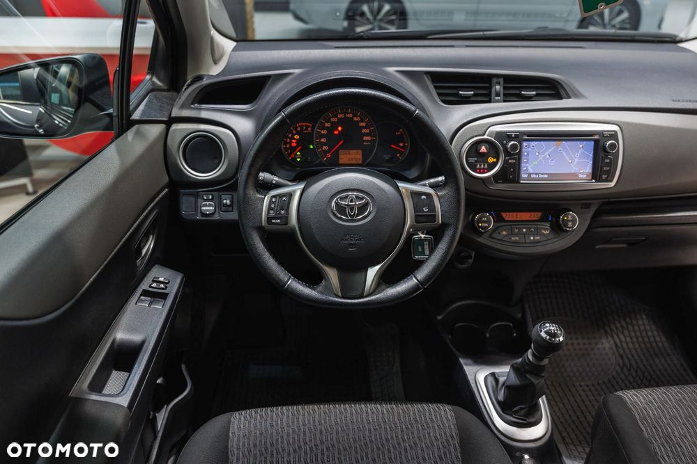 Toyota Yaris - 33