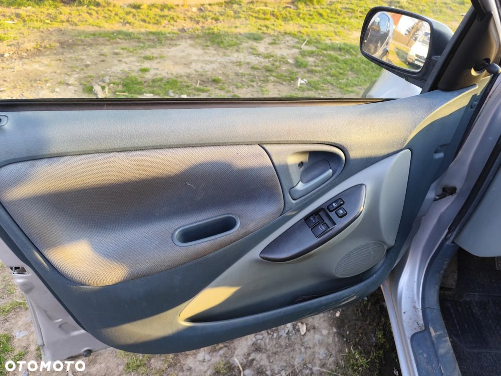 Toyota Yaris 1.4 D-4D Linea Terra - 9