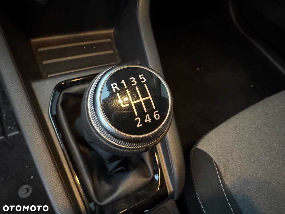 Renault Clio 1.0 TCe Equilibre - 19