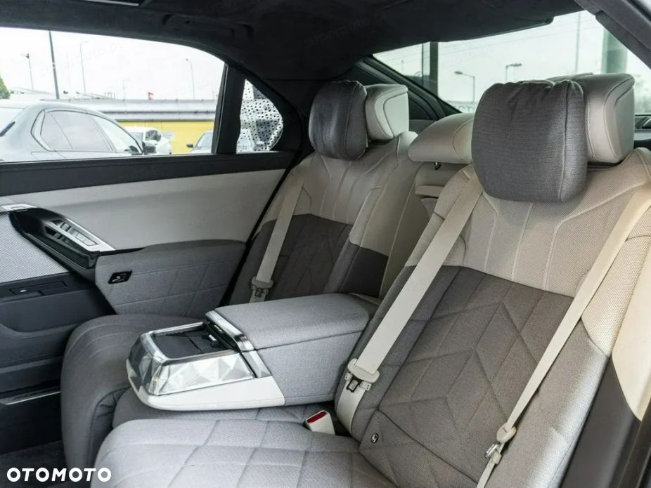 BMW Seria 7 740d xDrive mHEV M Sport sport - 18