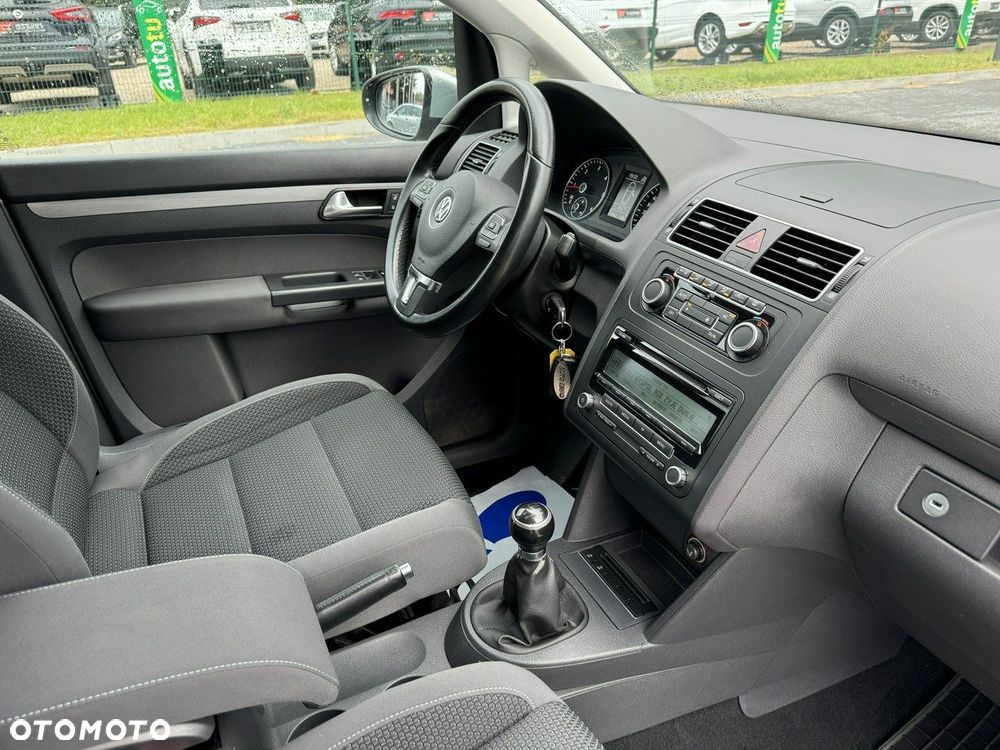 Volkswagen Touran - 36