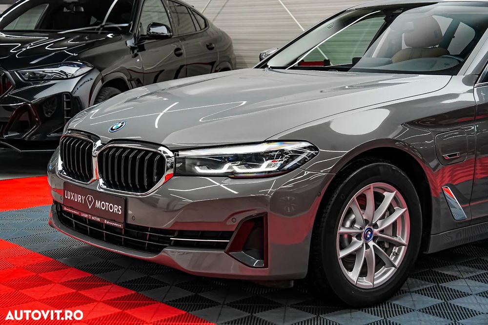 BMW Seria 5 520e Aut. - 17