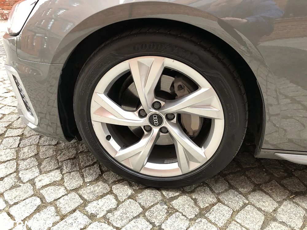 Audi A4 Avant 40 TDI S tronic S line - 35