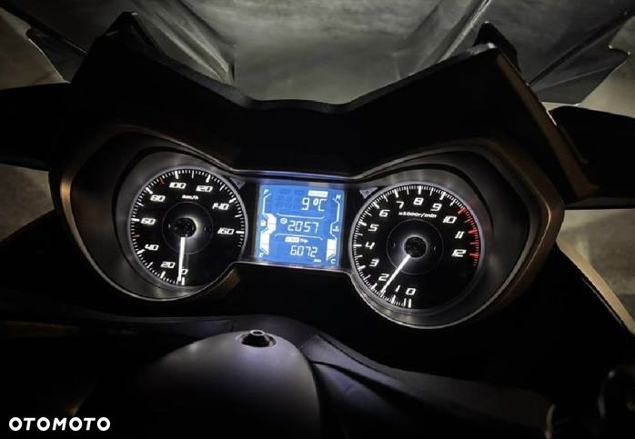 Yamaha X-max - 25