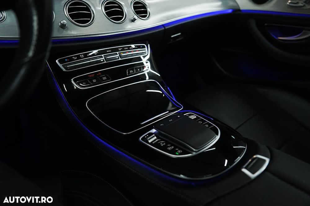 Mercedes-Benz E 300 d 4MATIC MHEV - 38