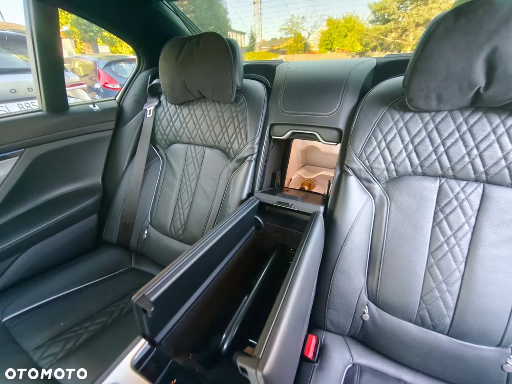 BMW Seria 7 750Li xDrive - 21