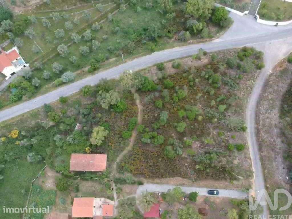 Moradia isolada em Alvares de 189,18 m2 - Grande imagem: 2/28