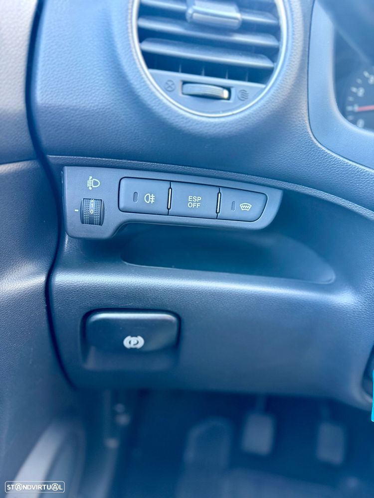 Kia Carens 2.0 CRDi EX - 29