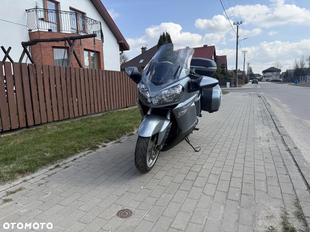 Kawasaki GTR - 17